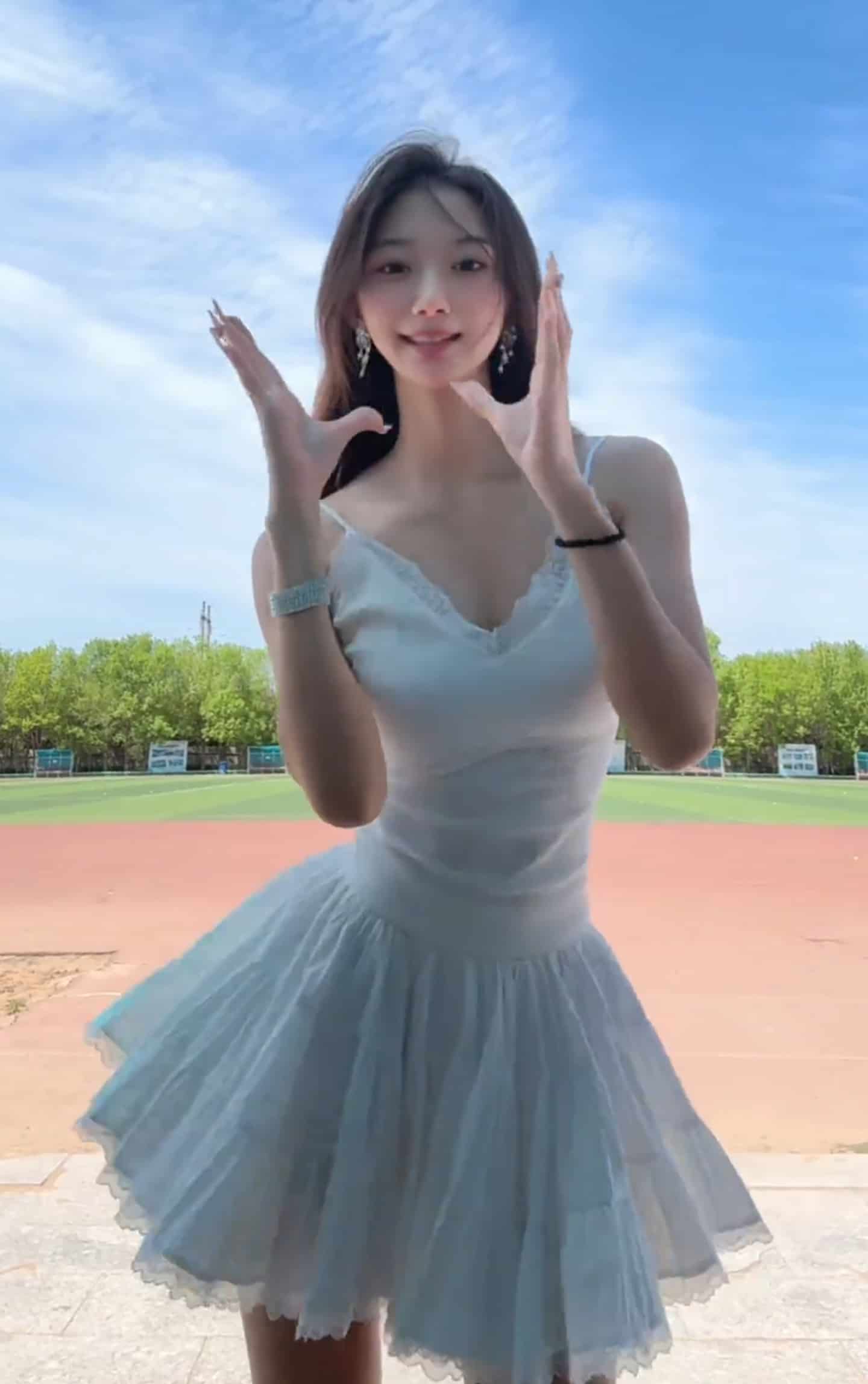 抖音 六六酱 3套 微密圈写真图集视频下载 偶像派2119插图2 抖音 六六酱 3套 微密圈写真图集视频下载 偶像派2119插图2